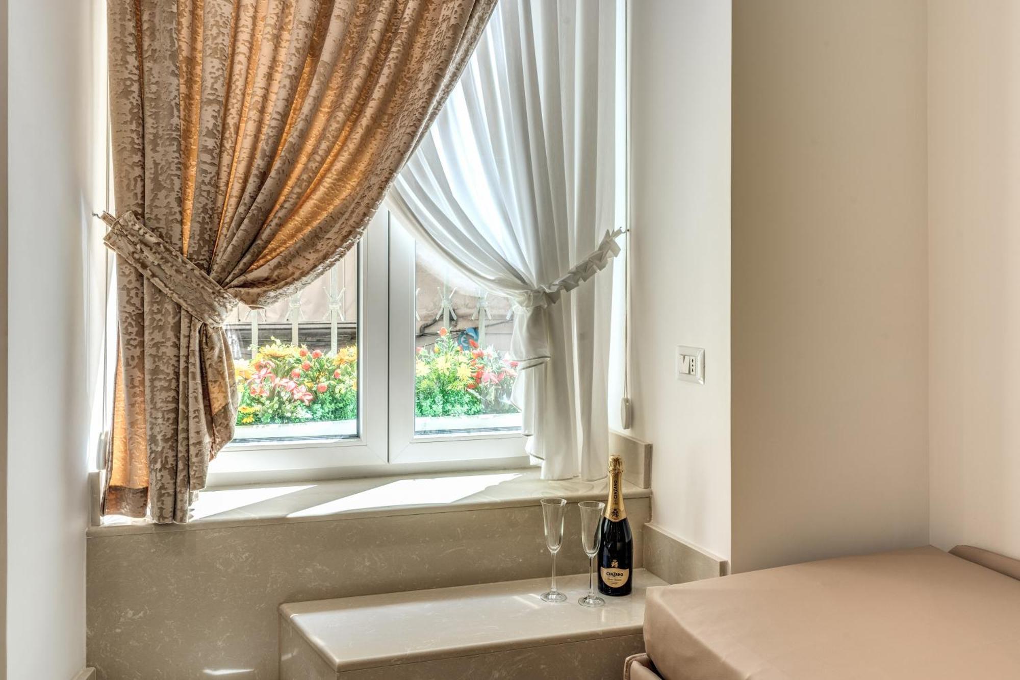 Hotel Le Stanze Di Venere à Naples Extérieur photo
